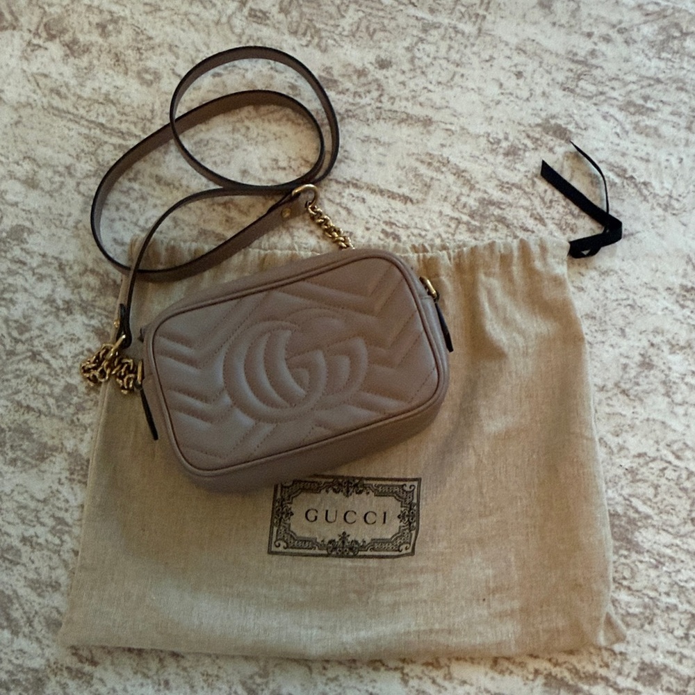Gucci Beige Matelassé Chevron Crossbody with Gold GG - Picture 2 of 4